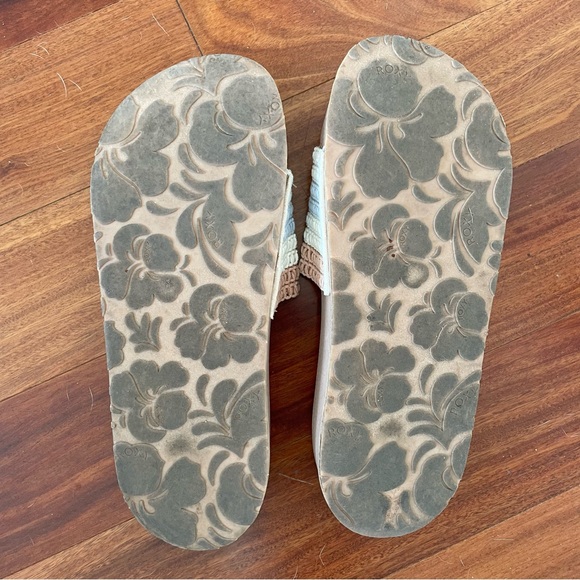 Roxy Slippy Crochet Sandas - Picture 2 of 4